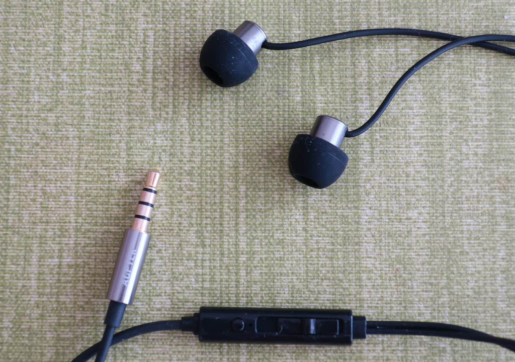 The Best Headphones and Earbuds for Sleeping on Your Side and on Your