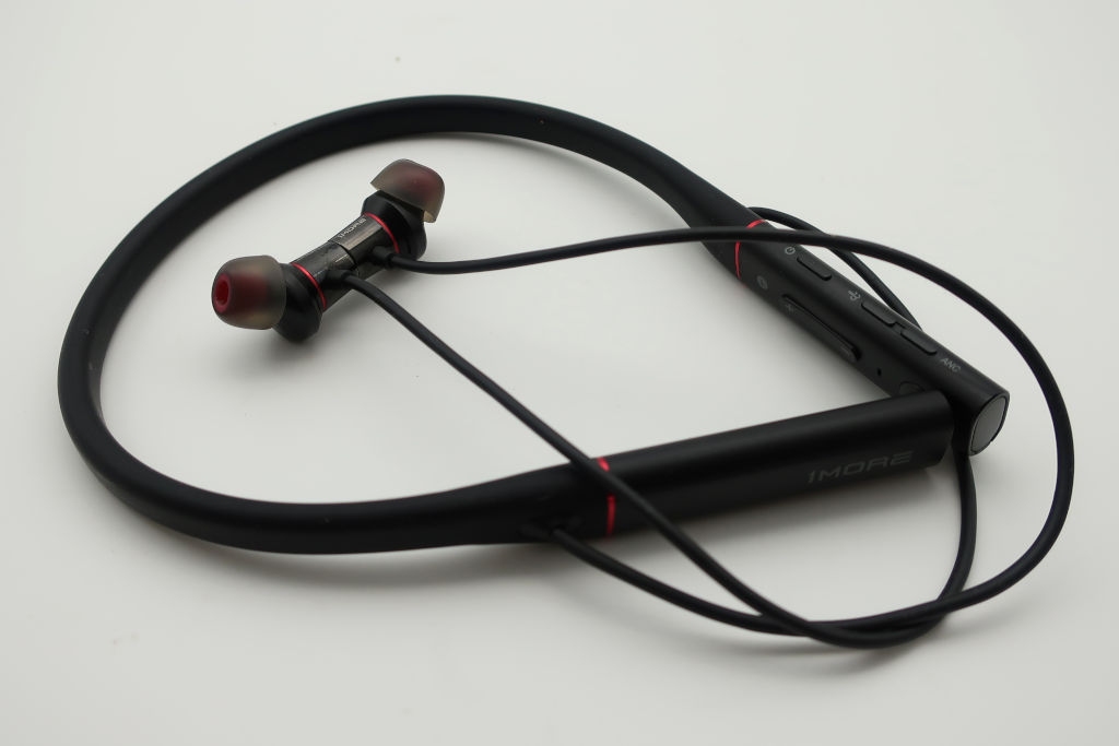 1more-anc-pro-earbuds-for-moderate-noise-reduction